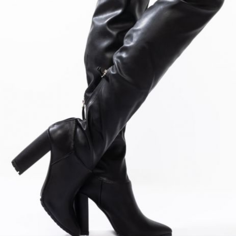 Women over the knee boots black boots size 8.5
